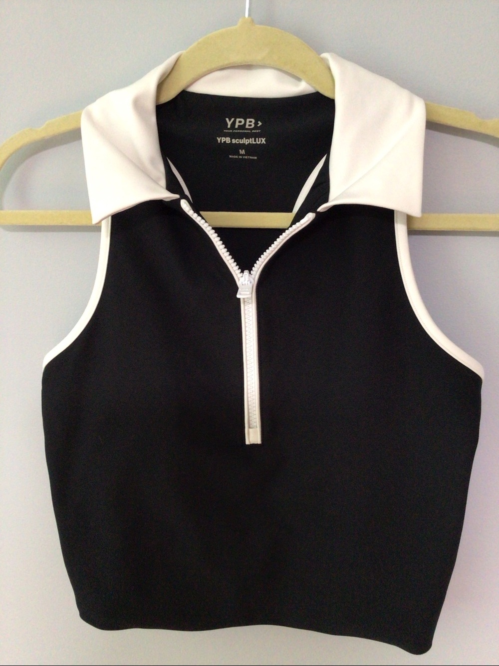 Abercrombie YPB SculptLUX Black and White Sports Crop Top M